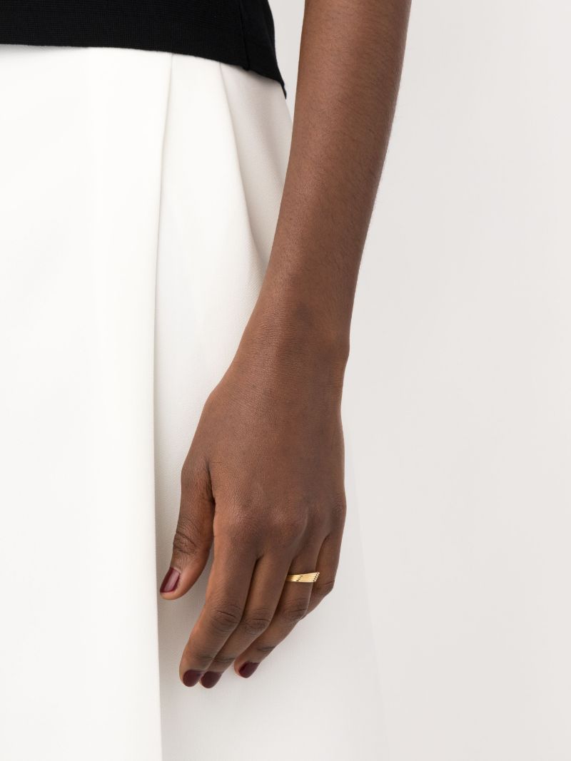18k Yellow Gold Stream Lines Wave Ring