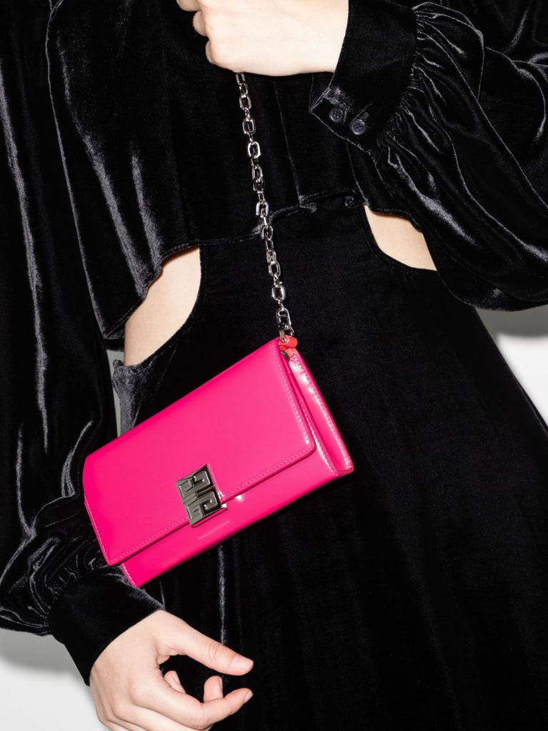 Pink 4g Emblem Leather Chain Wallet