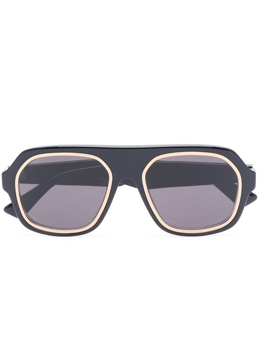 Black Pilot-style Sunglasses