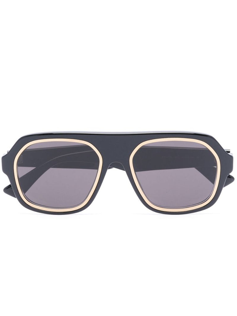 Black Pilot-style Sunglasses