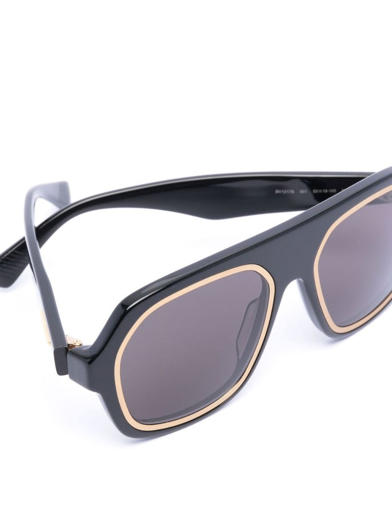 Black Pilot-style Sunglasses