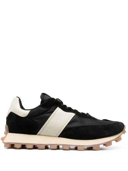 Black 1t Low Top Sneakers