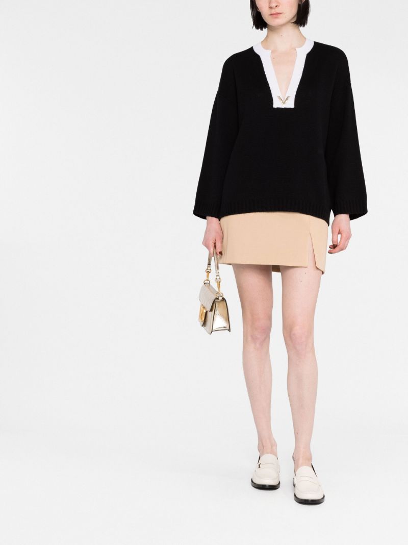 Black Vgold Detail Cashmere Sweater