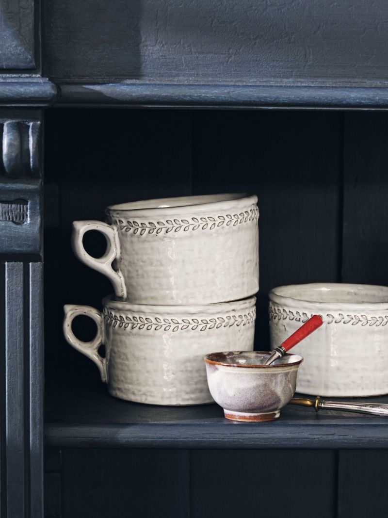 White Hillcrest Stoneware Mug Set