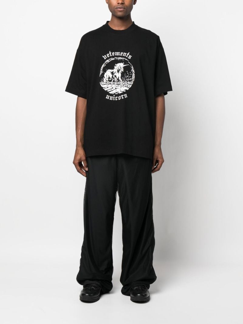 Black Unicorn Print T-shirt