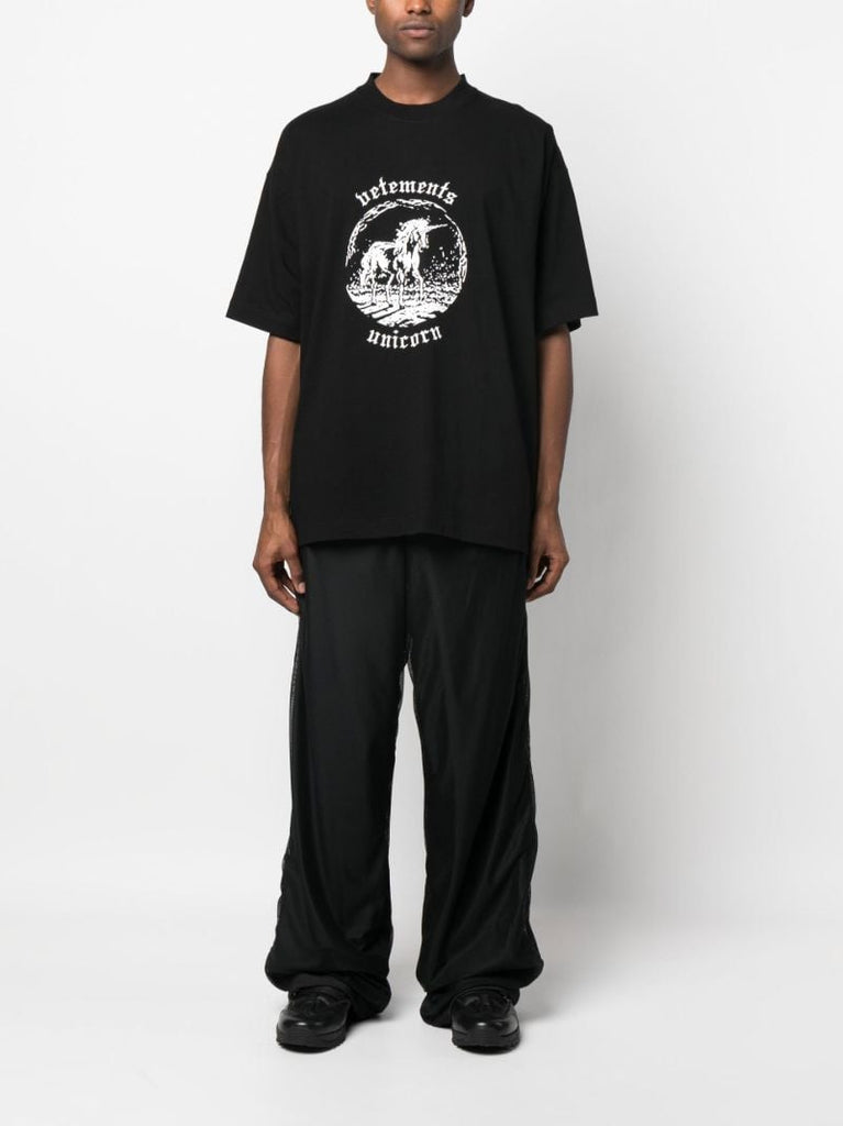 Black Unicorn Print T-shirt