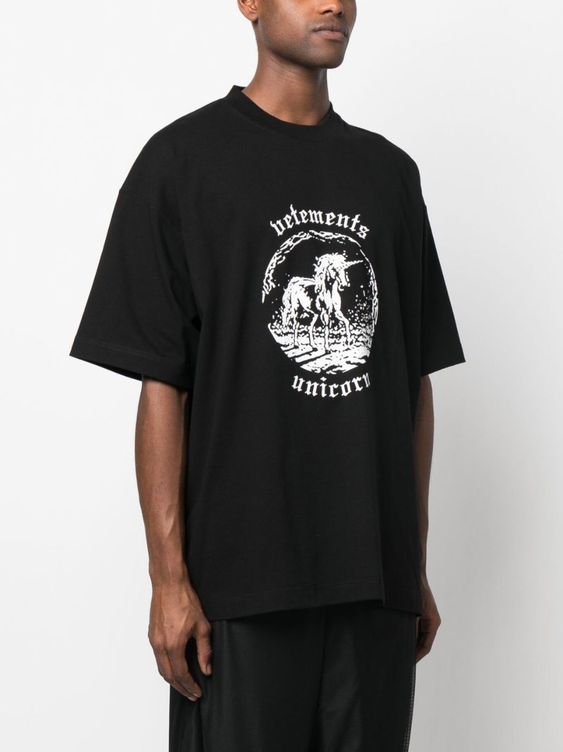 Black Unicorn Print T-shirt