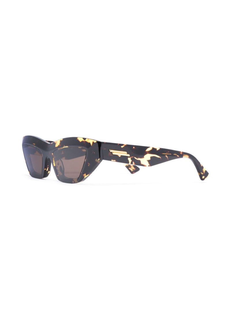 Brown Pointed Cat Eye Sunglasses