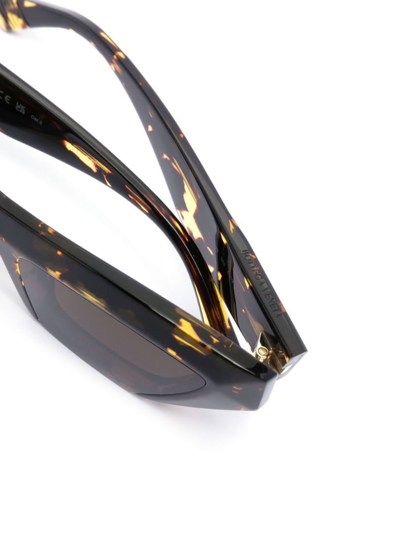 Brown Pointed Cat Eye Sunglasses