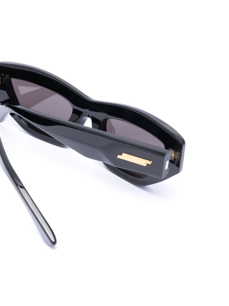 Black Cat-eye Frame Sunglasses
