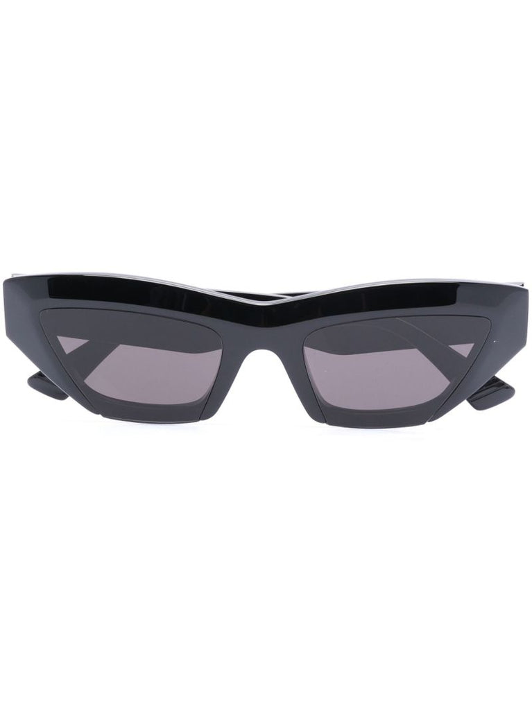 Black Cat-eye Frame Sunglasses