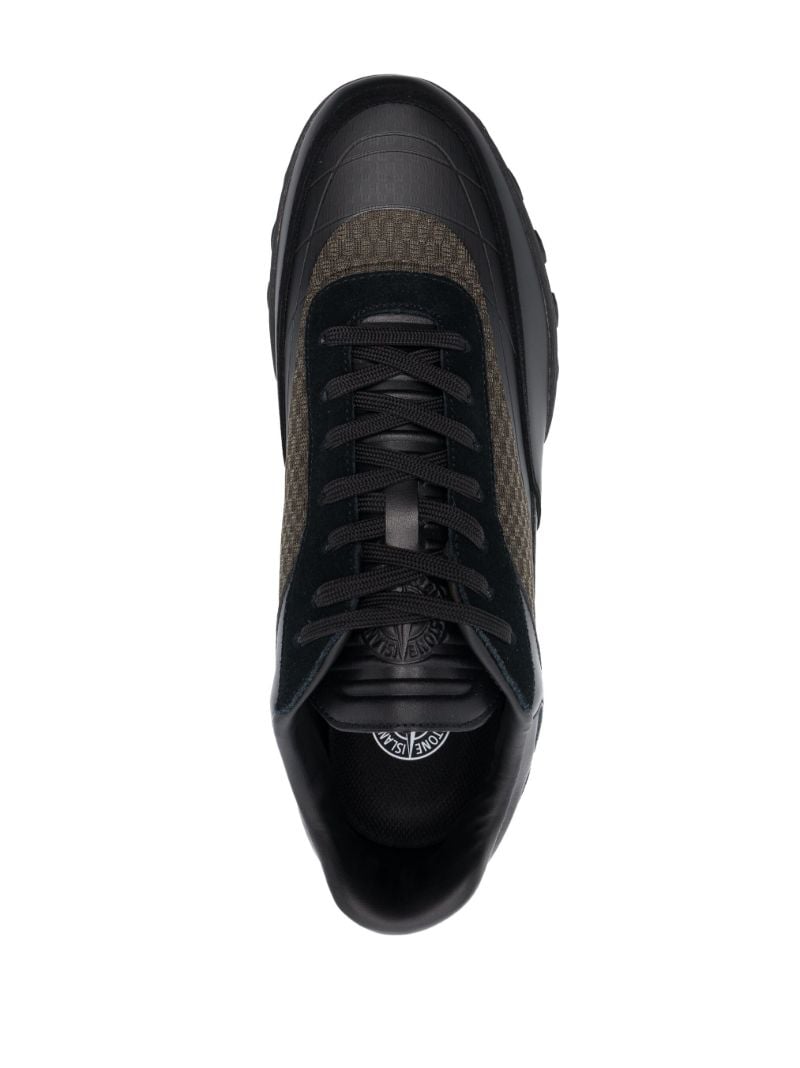 Black S0202 Low Top Sneakers