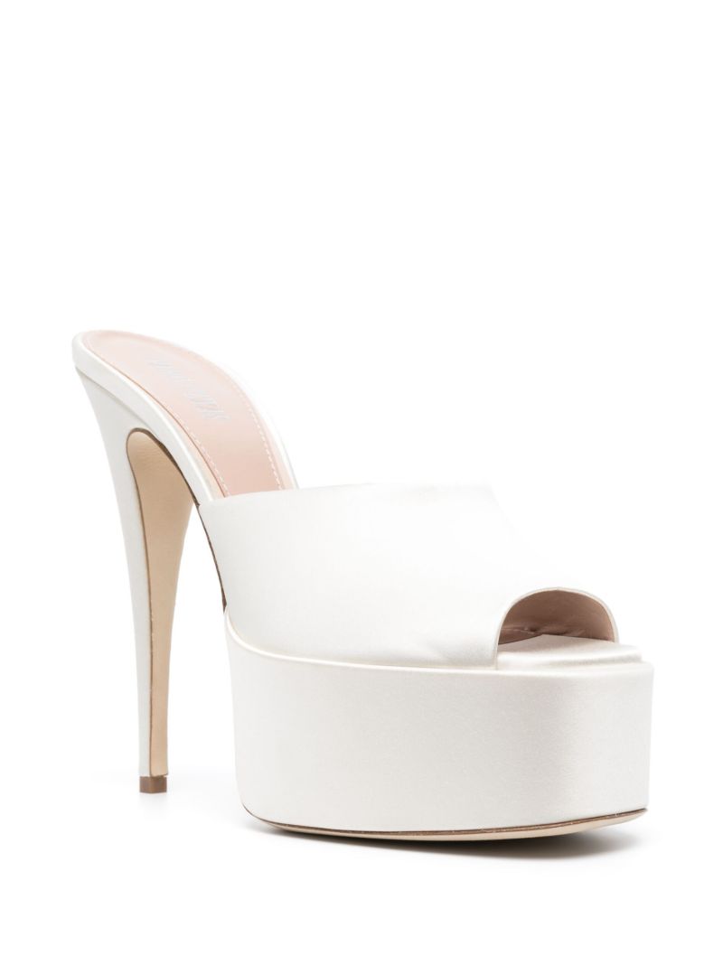 White Marina 160 Platform Mules
