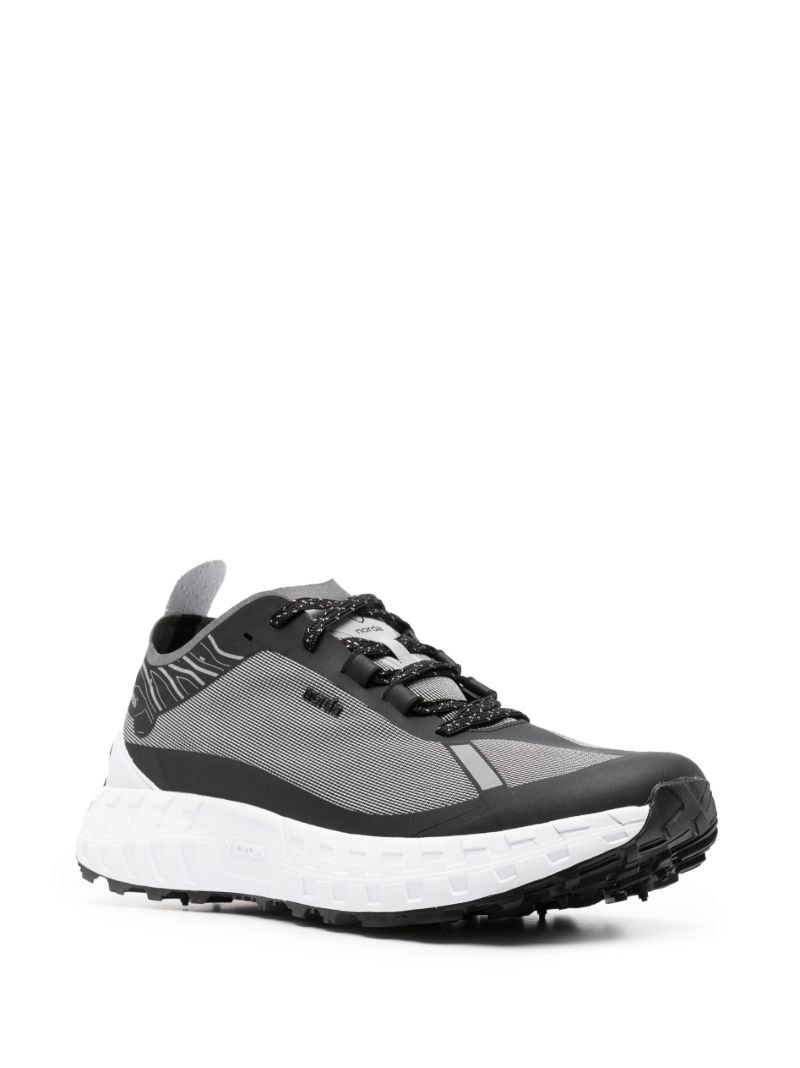 Black 001 Low-top Sneakers