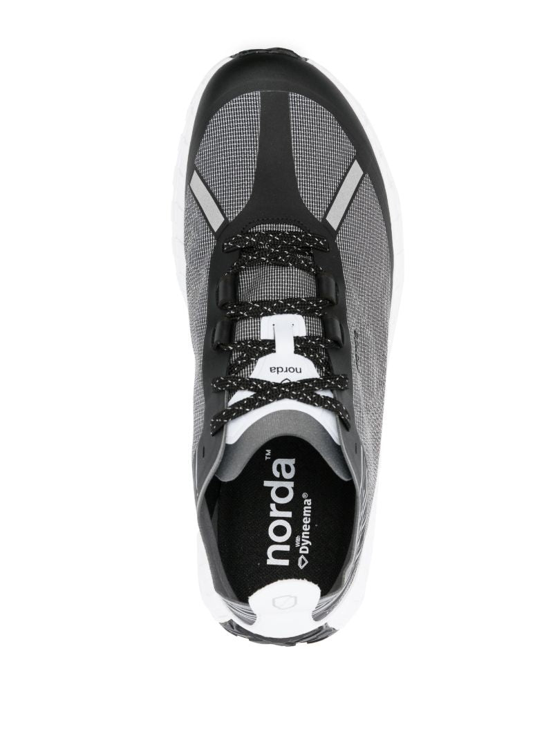 Black 001 Low-top Sneakers