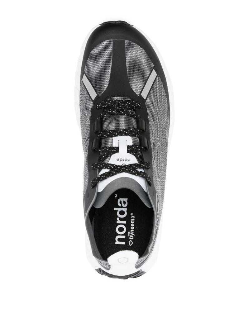 Black 001 Low-top Sneakers
