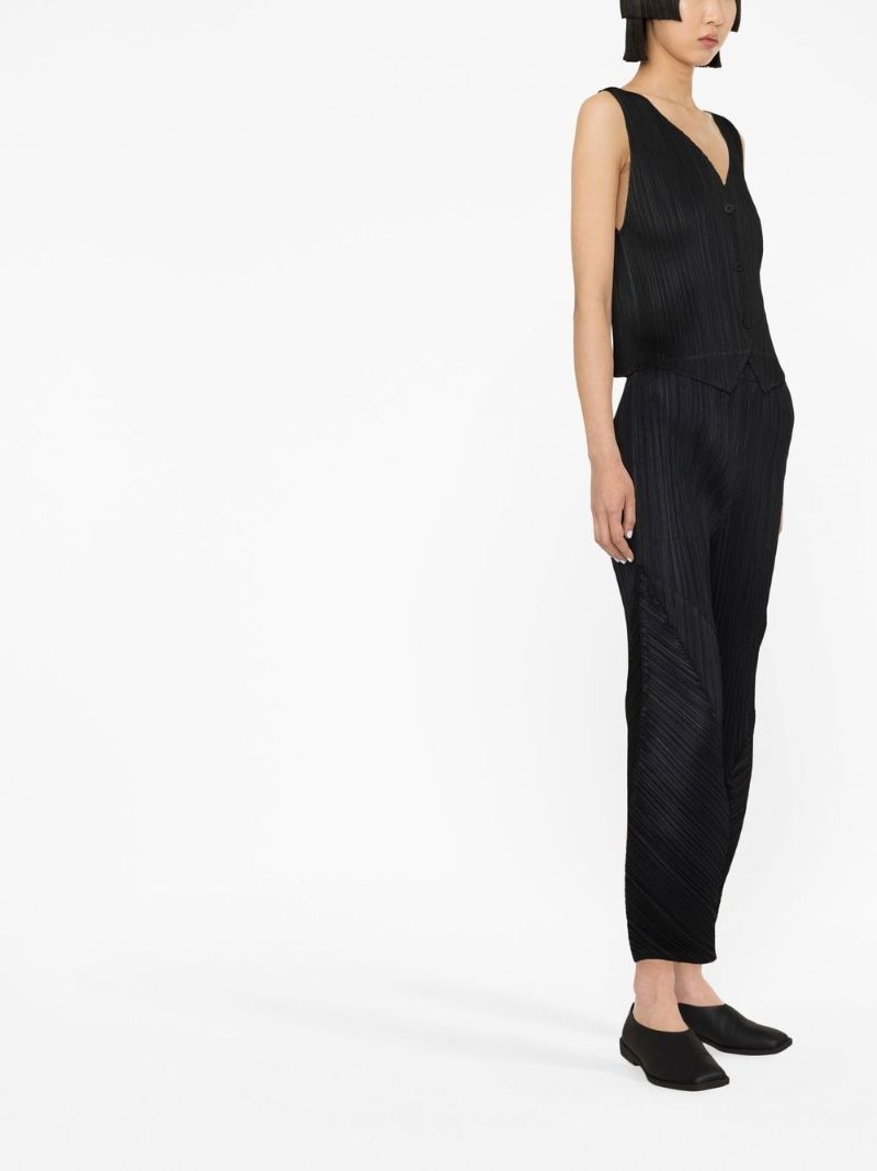 Black Cropped Pleated Trousers