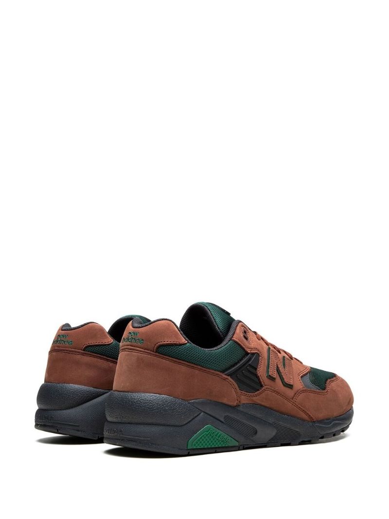 580 Sneakers
