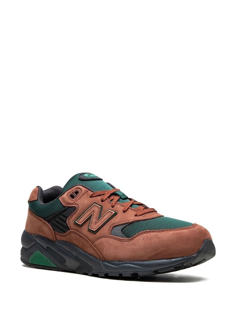 580 Sneakers