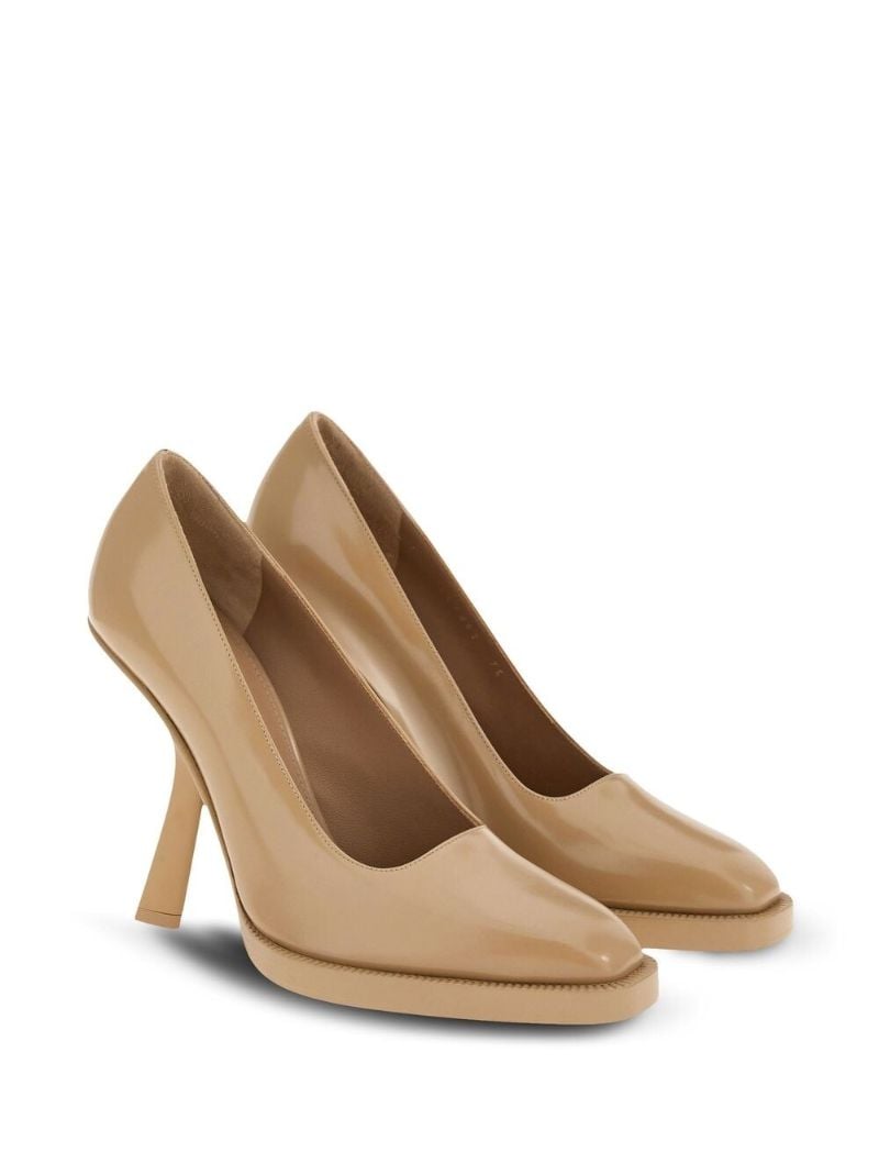 Neutral Slanted-heel Pumps