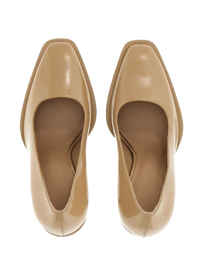 Neutral Slanted-heel Pumps
