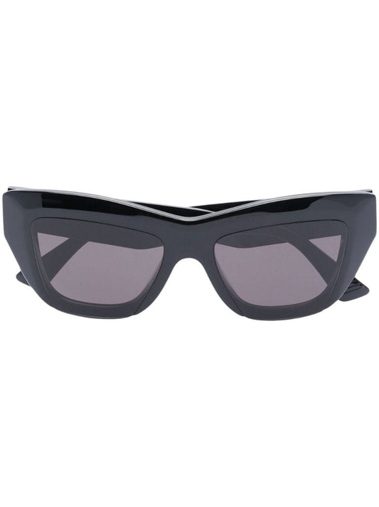 Black Cat-eye Frame Sunglasses