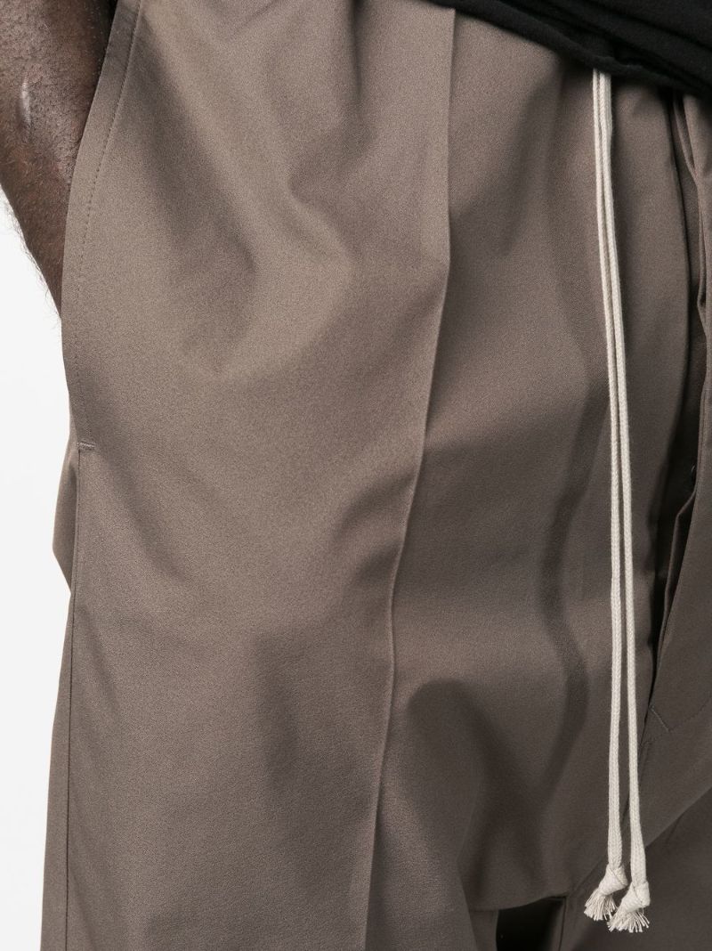 Neutral Drop-crotch Knee-length Shorts
