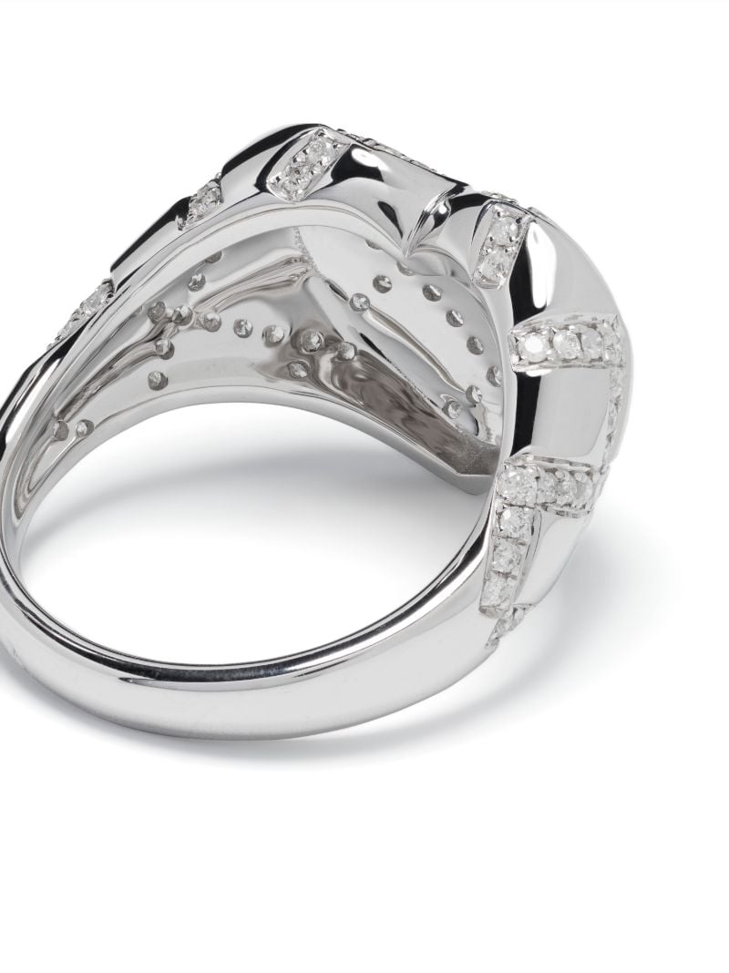9k White Gold Chevalier Coeur Croisillions Diamond Ring