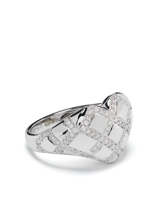 9k White Gold Chevalier Coeur Croisillions Diamond Ring