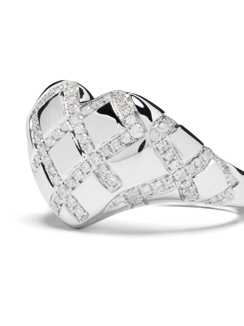 9k White Gold Chevalier Coeur Croisillions Diamond Ring