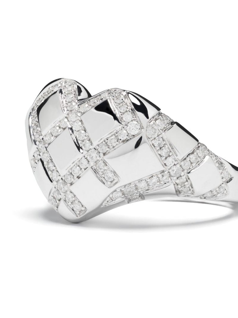 9k White Gold Chevalier Coeur Croisillions Diamond Ring