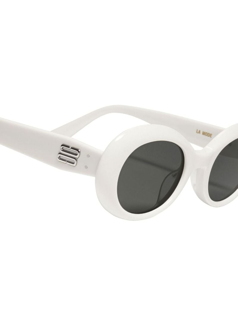 White La Mode Oval Sunglasses