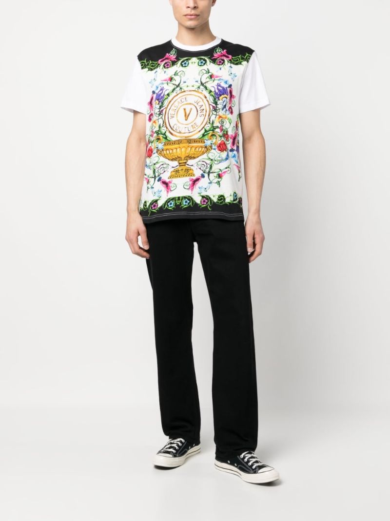 White V-emblem Garden T-shirt