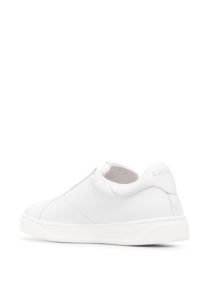 White Ddb0 Leather Low Top Sneakers