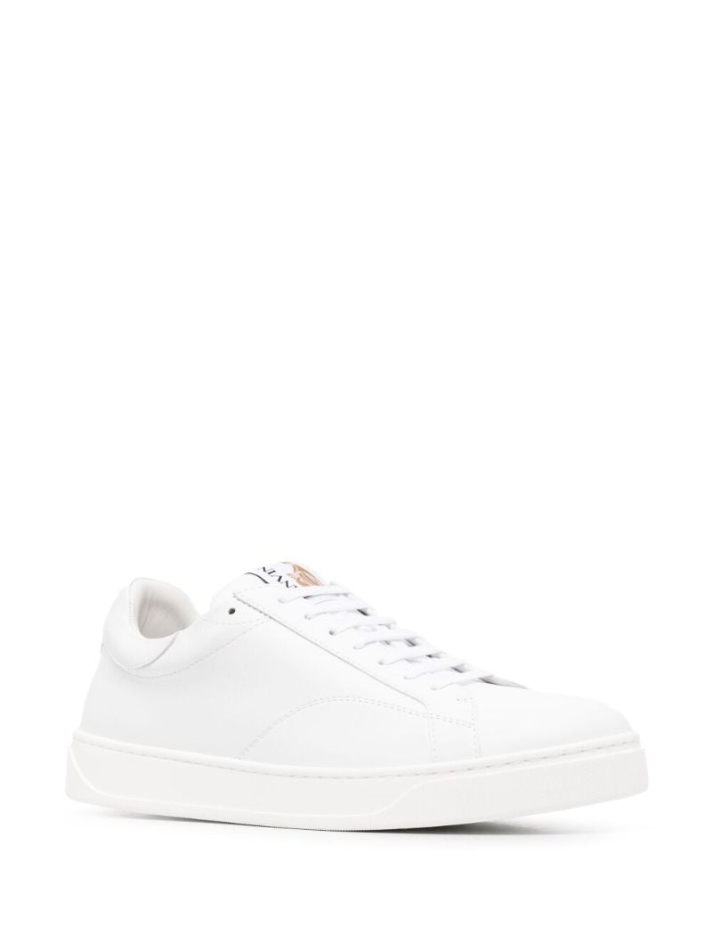 White Ddb0 Leather Low Top Sneakers