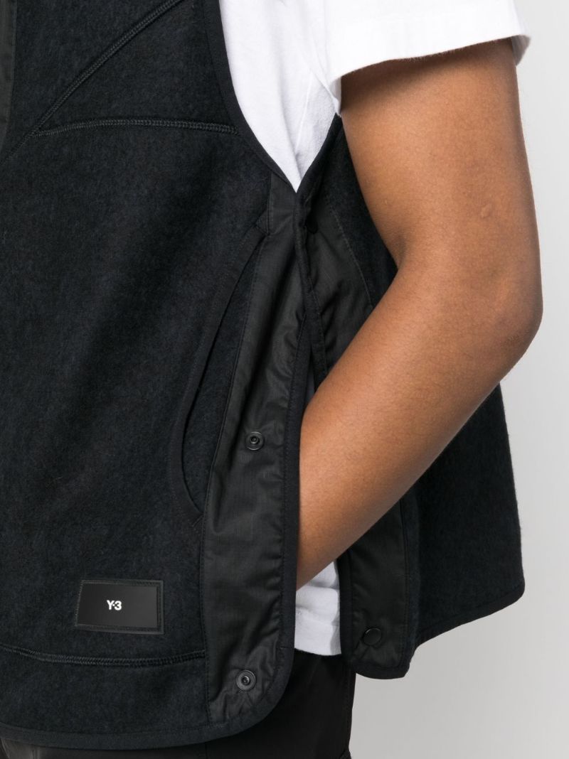Black Fleece V-neck Gilet
