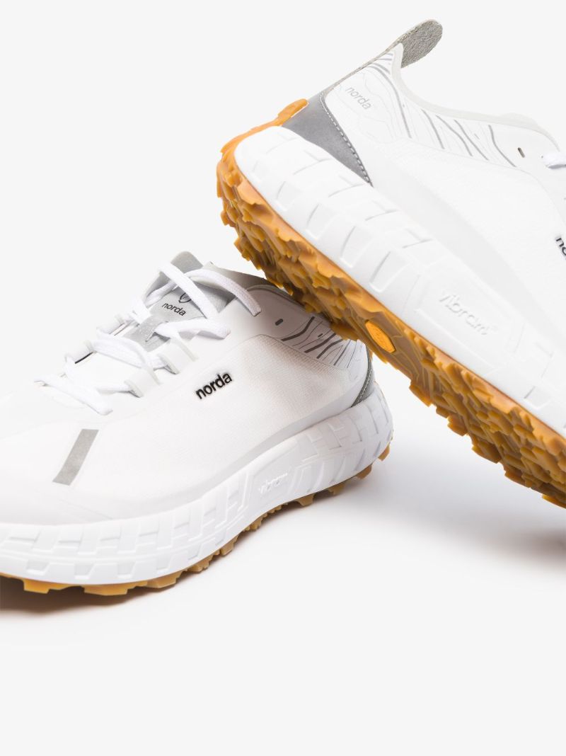 White 001 Trail Sneakers