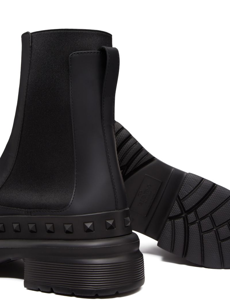 Black M-way Rockstud Leather Ankle Boots