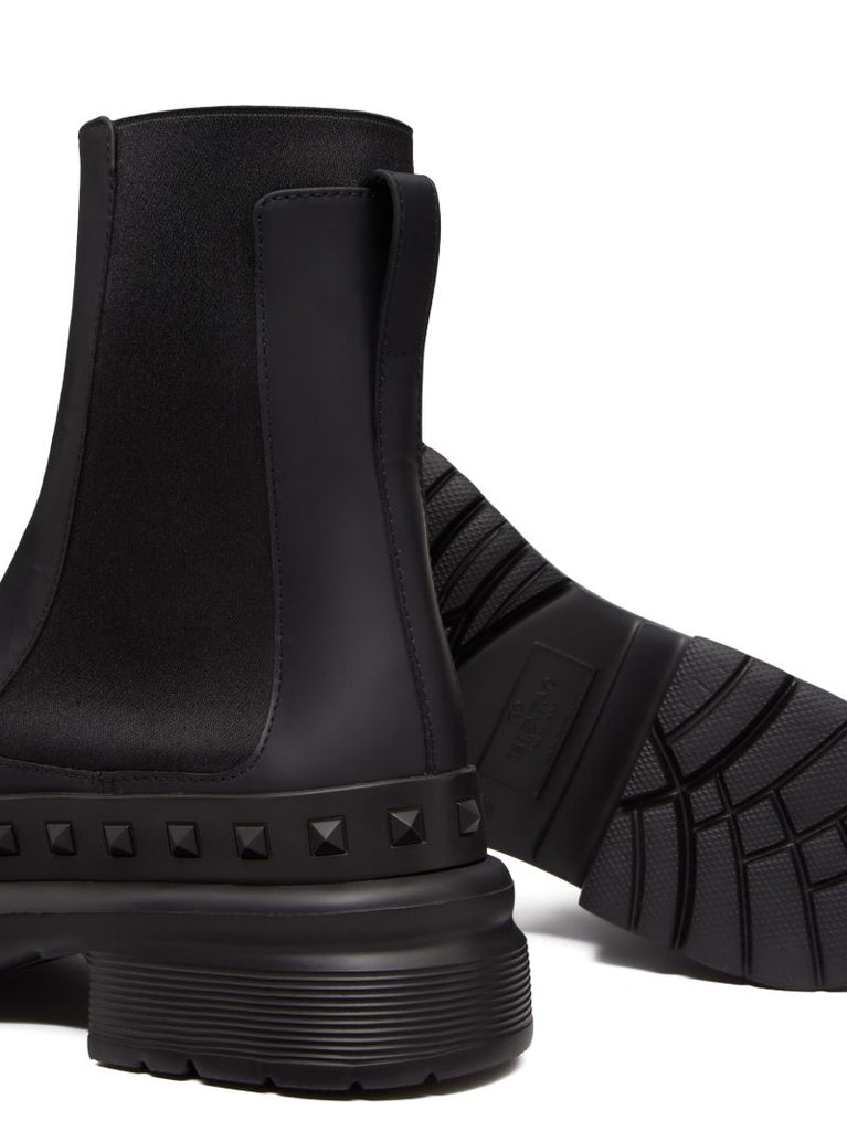 Black M-way Rockstud Leather Ankle Boots
