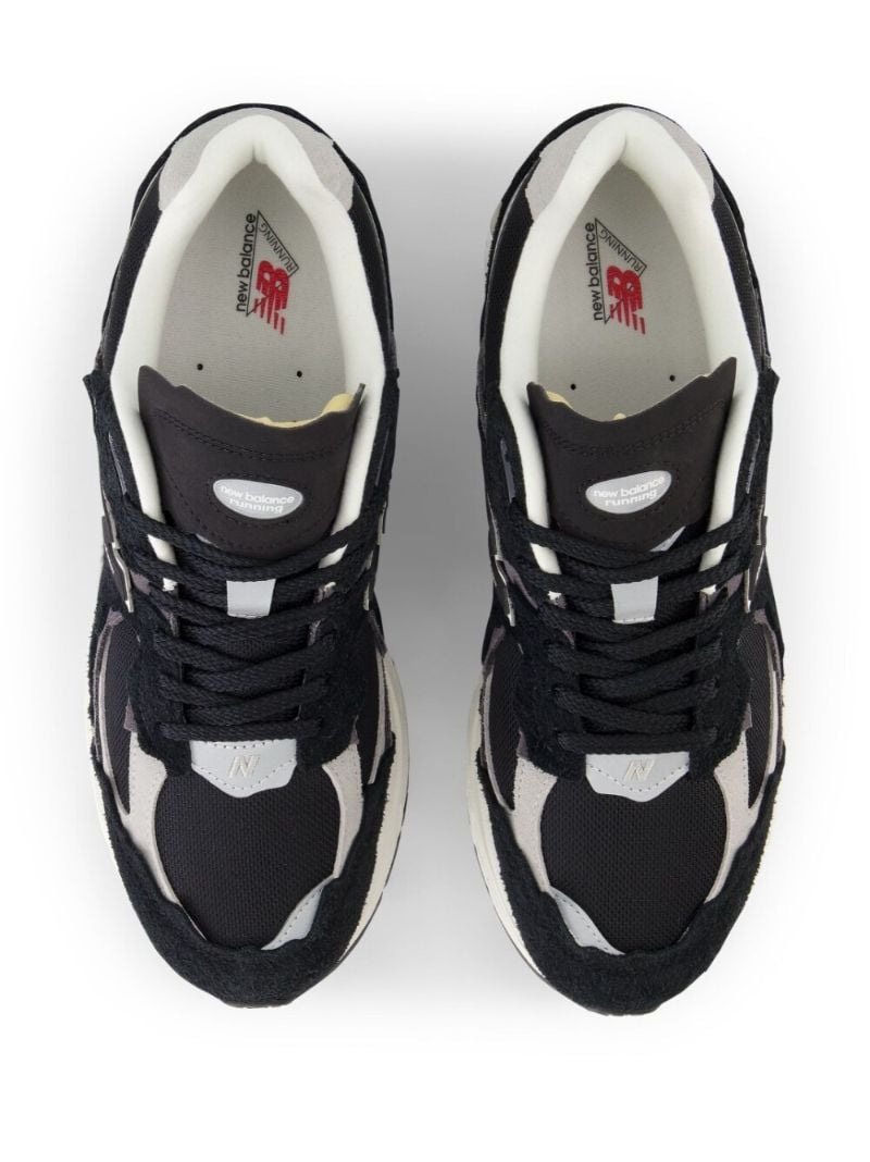 Black 2002rd Suede Sneakers