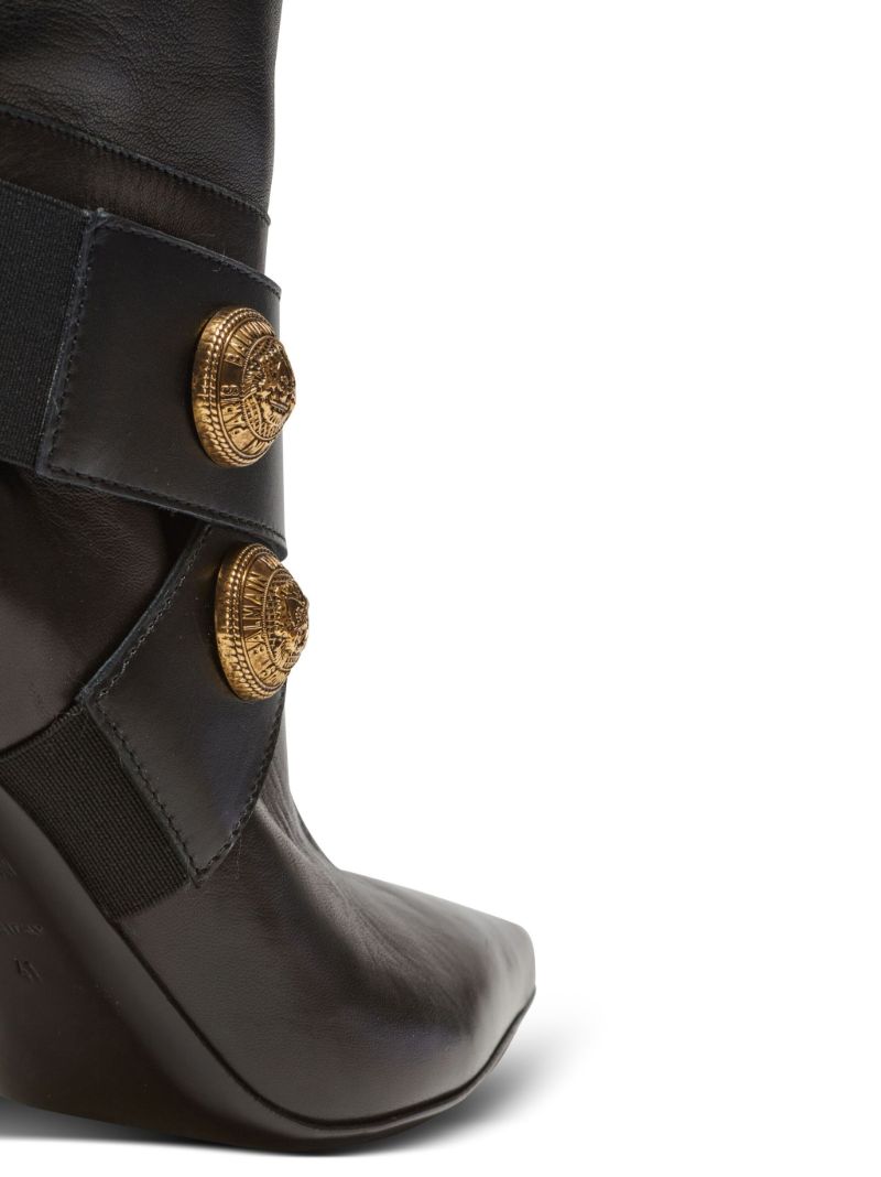 Black Pointed Toe Boots