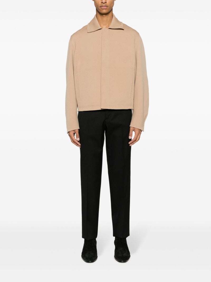 Spread-collar Jacket