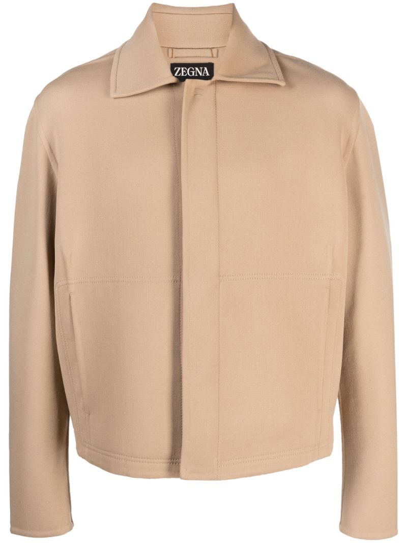 Spread-collar Jacket