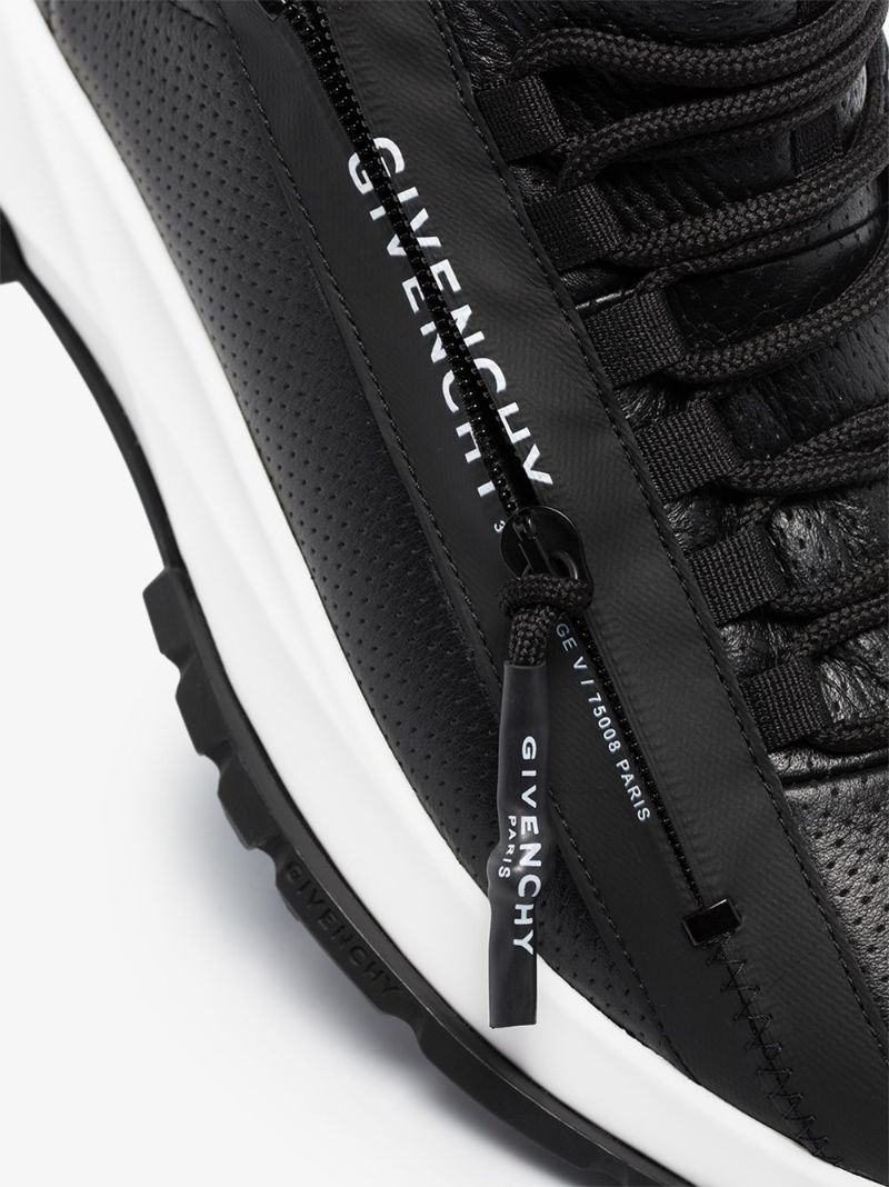 Black Spectre Runner Leather Sneakers