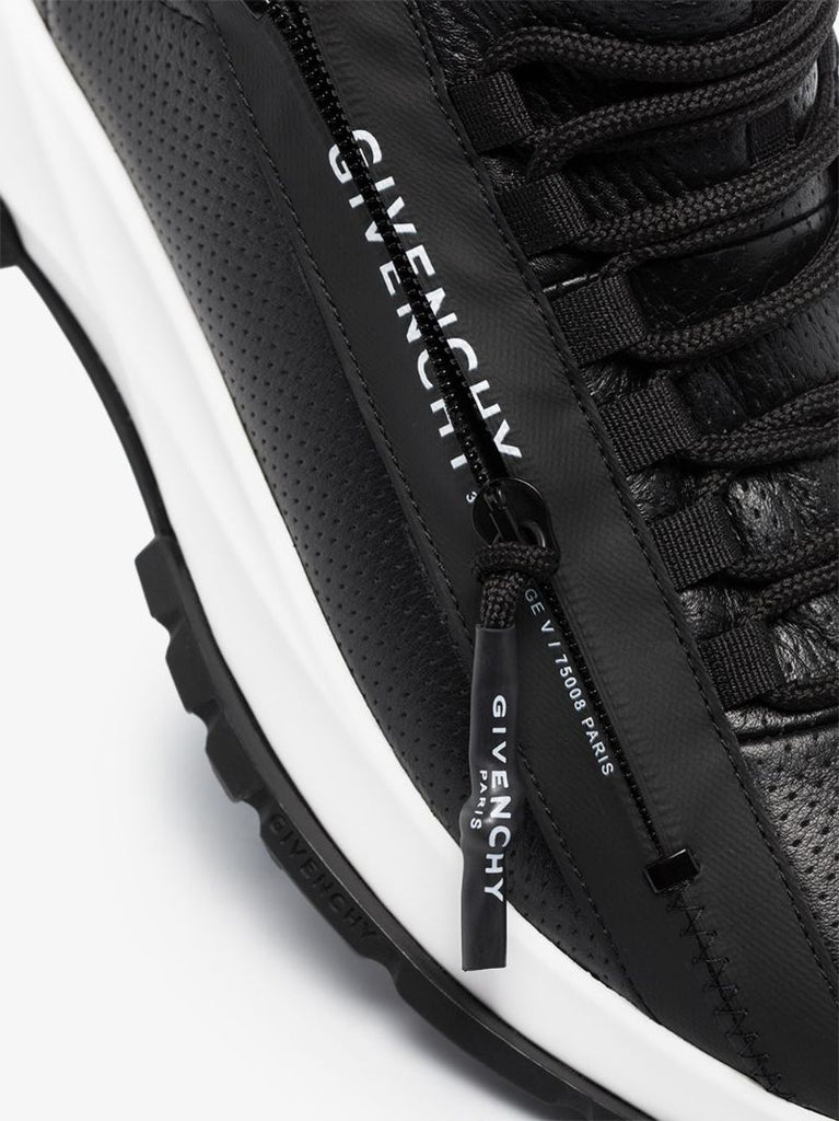 Black Spectre Runner Leather Sneakers