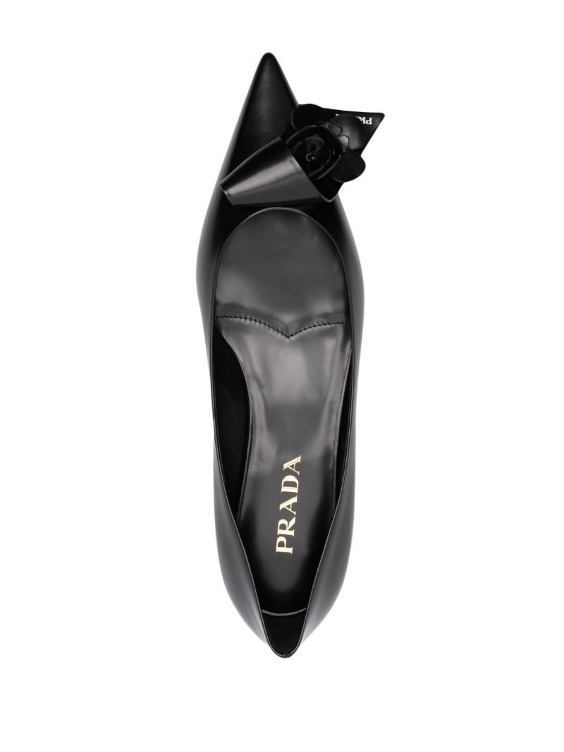 Black Floral-appliquÃ_x0083_Â© Leather Pumps