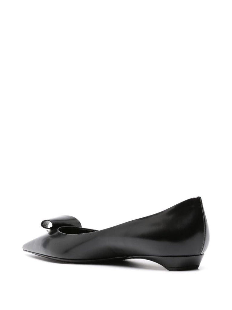 Black Floral-appliquÃ_x0083_Â© Leather Pumps