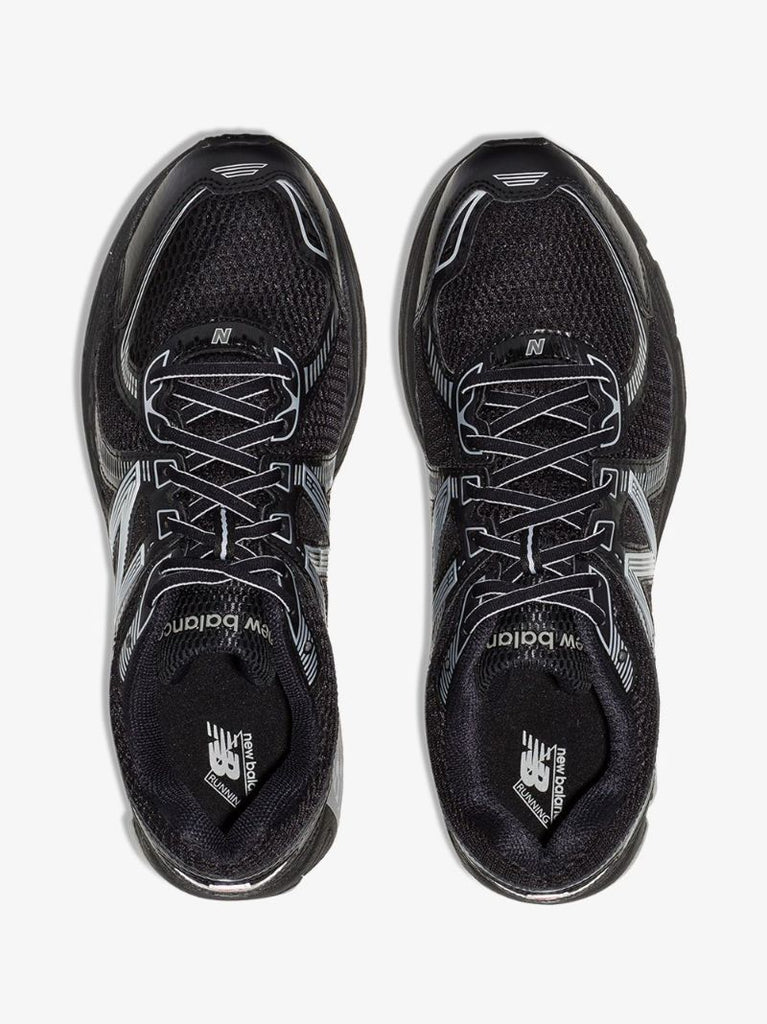 Black 860v2 Running Sneakers