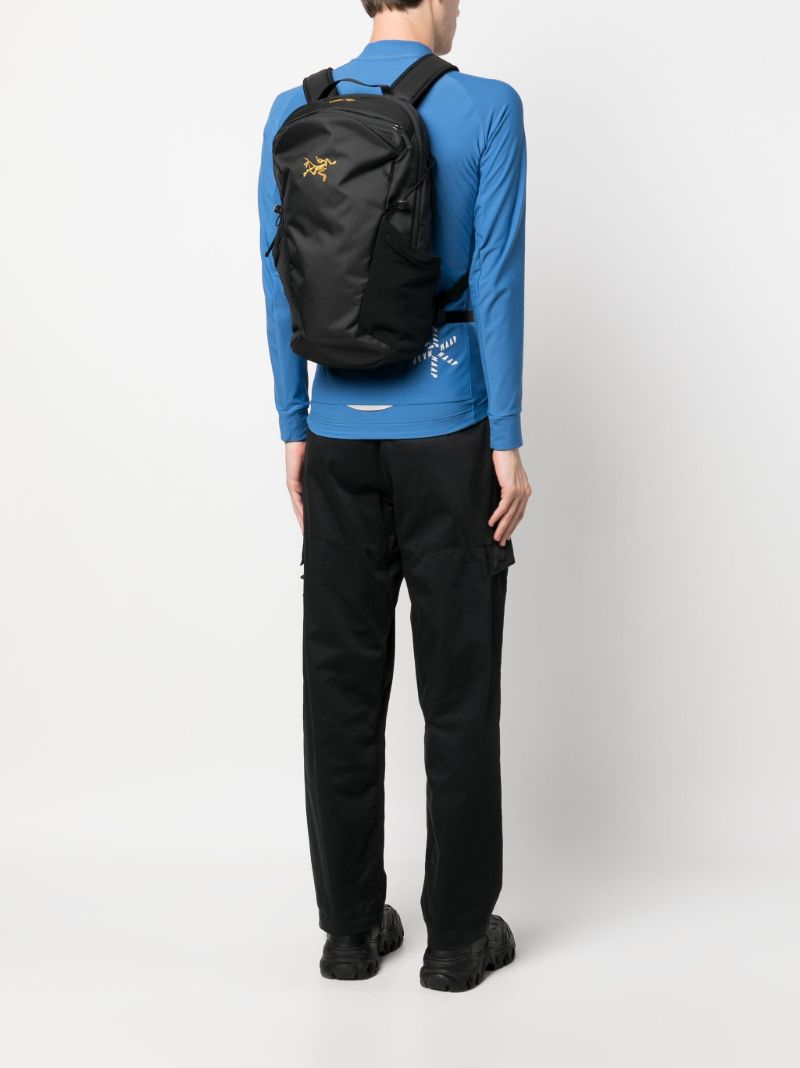 Black Mantis 16l Logo-embroidered Backpack
