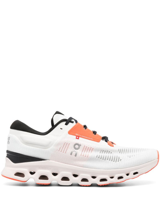 White on Cloudstratus 3.0 Running Sneakers